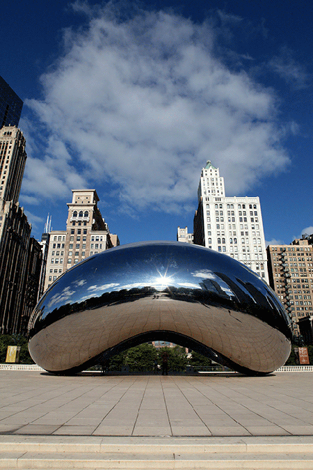 Installation view of Anish Kapoor's Cloud Gate in Chicago's Millenium Park. Image: Getty Images.