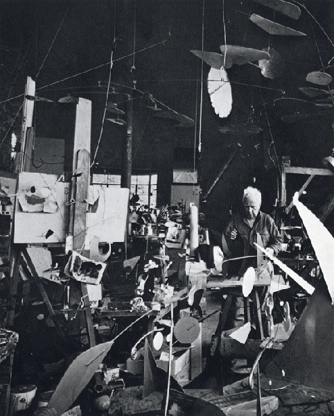 Alexander Calder in his studio. Artwork © 2020 Calder Foundation, New York/Artists Rights Society (ARS), New York