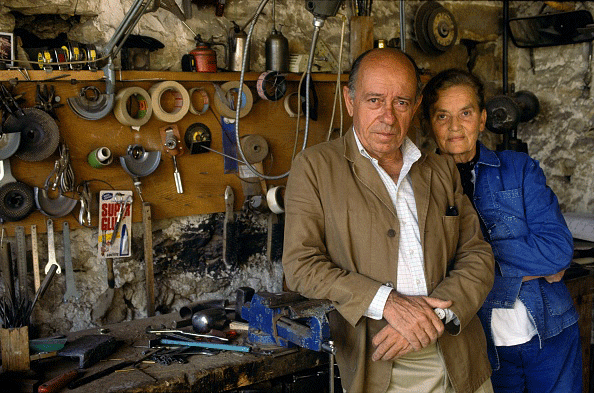 French sculptors François-Xavier and Claude Lalanne in their workshop in Ivry, September 16, 1991. Getty Images.