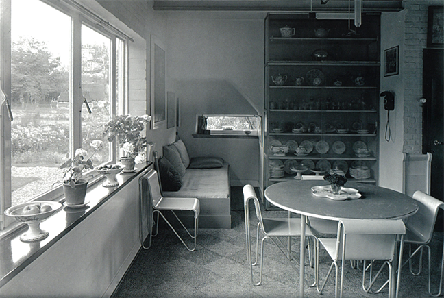Gerrit Thomas Rietveld - Design Lot 46 December 2022 | Phillips Gerrit Thomas Rietveld - Design Lot 46 December 2022 | Phillips