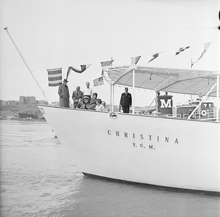 [left] Winston Churchill and Aristotle Onassis arriving on the Christina. Image: Bettmann / Getty Images